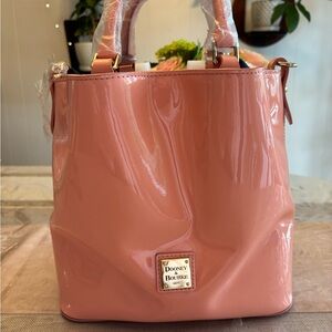 NWT Dooney & Bourke patent leather pill pink Small Barlow